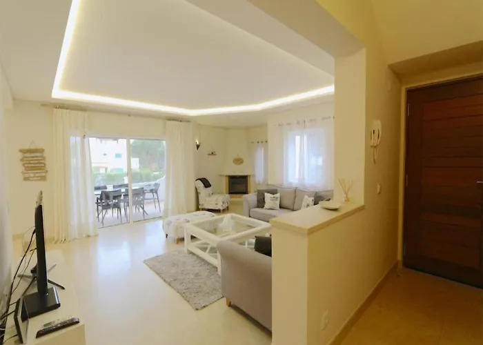 Villa Lovely Vilamoura 4 Bedrooms Pinhal Short Drive To Marina *