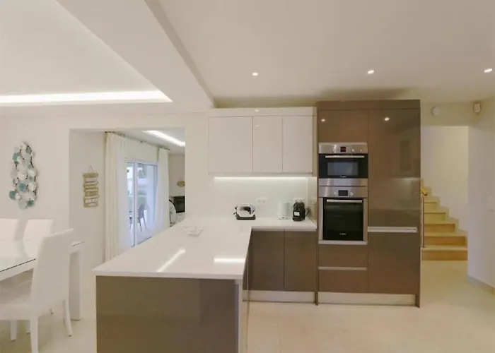Villa Lovely Vilamoura 4 Bedrooms Pinhal Short Drive To Marina Quarteira