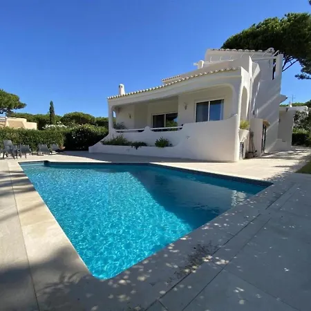 Villa Villa Pinhal Vilamoura Portugal *